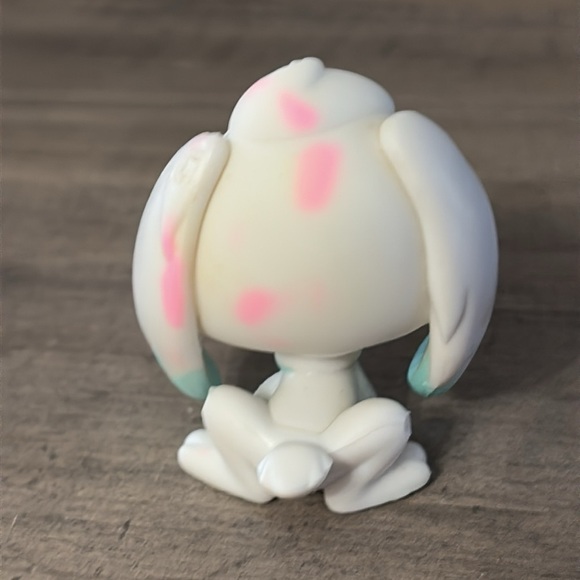 PRE OWNED HASBRO Littlest Pet Shop - Purple Camping Tent & Snow Bunny Rabbit - Picture 5 of 15